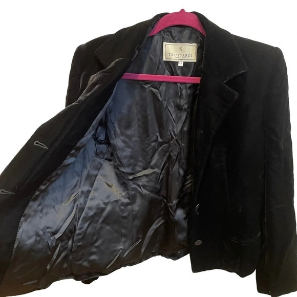 Vintage Trussardi Black Velour Blazer Jacket Closet Staple Classic - Picture 5 of 10